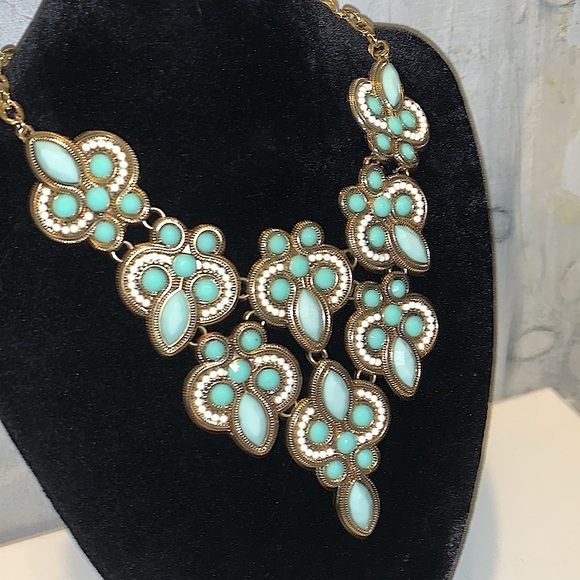 Gorgeous Blue Cabochon Bib Necklace - Picture 2 of 9